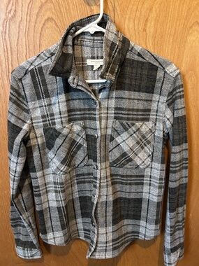 beachlunchlounge Plaid Flannel Button-Up Shirt Gray Black White Women’s Size XS